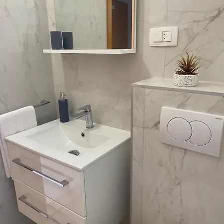 Roing R Apartmán